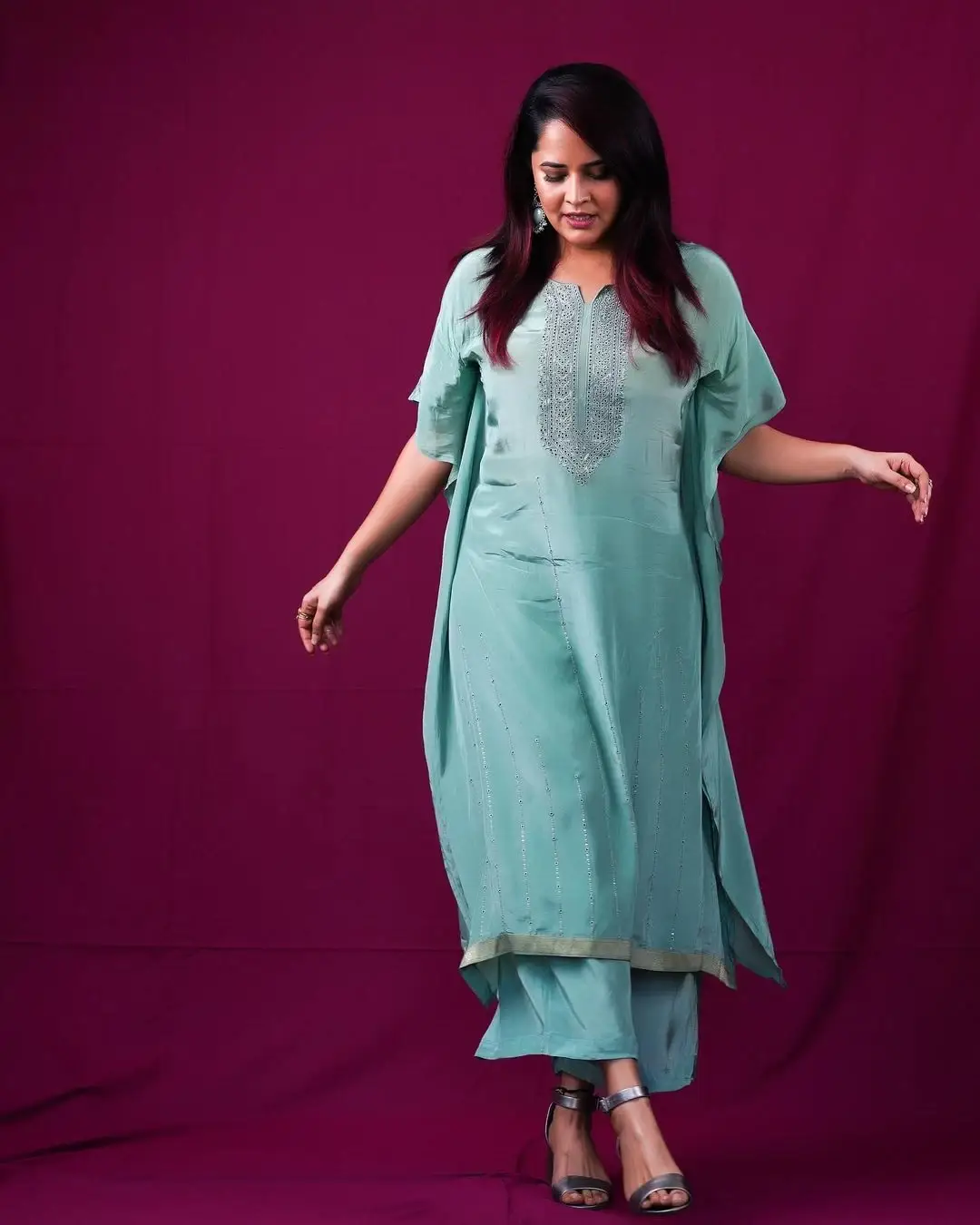 HYDERABAD ACTRESS ANASUYA BHARADWAJ IN BLUE DRESS 5